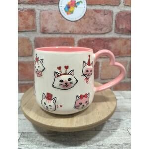 Love Tabletops Unlimited Adorable Happy Cat Face Mug 16oz Heart Handle NWT